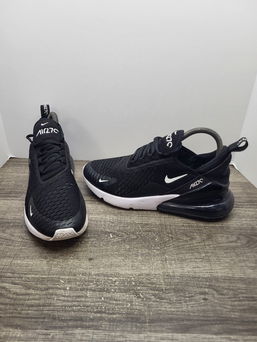 Nike Air Max 270 Black White Running Shoes Sneakers Women's Size 8.5
